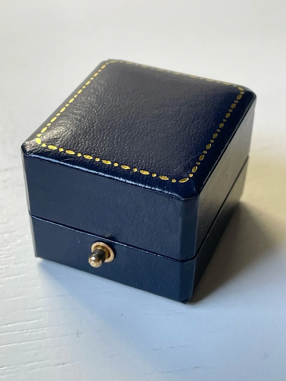 Vintage dark blue leather-look ring box